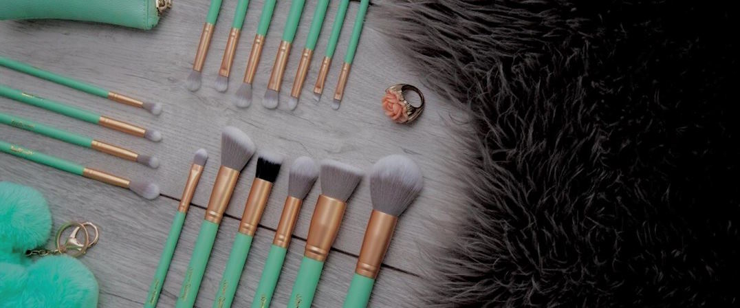 smart makeup brushes